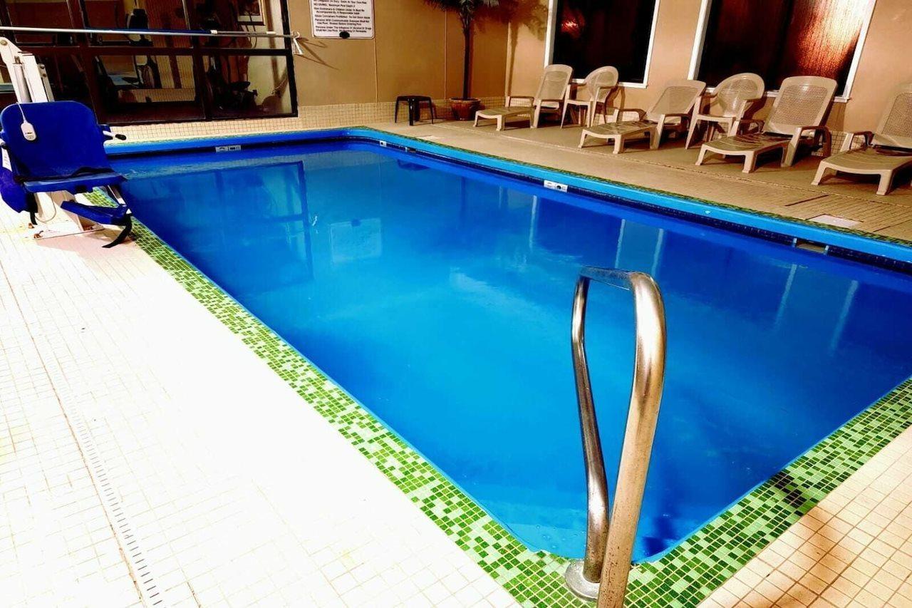 เบย์มอนต์ บาย วินด์แฮม ลอว์เรนซ์ Hotel ภายนอก รูปภาพ